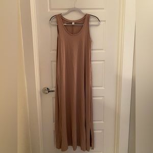 Old Navy Sleeveless Maxi Dress